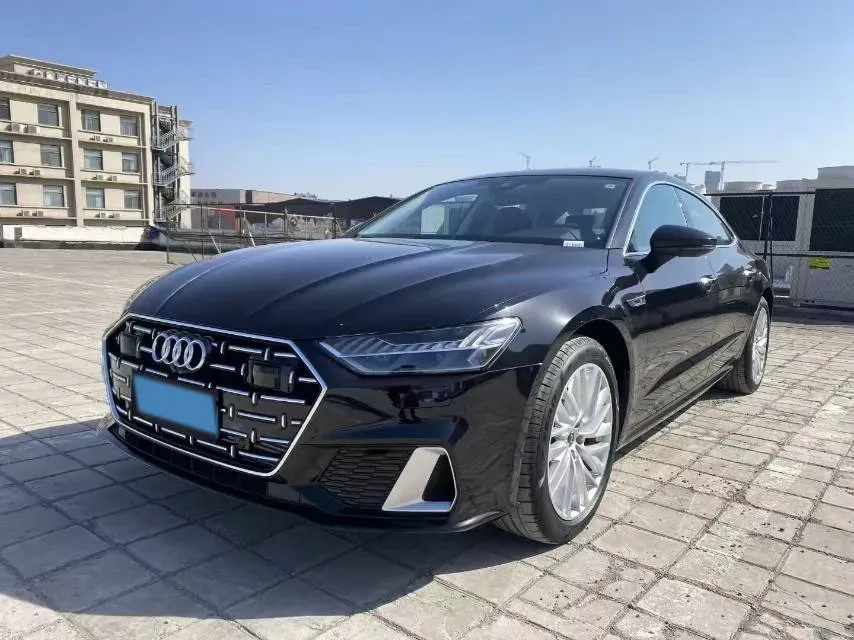 2022 Audi A7L 2.0T 245HP L4 7DCT,autocango,china used car exporter,china ev exporter,chinese used car exporter,chinese used ev exporter