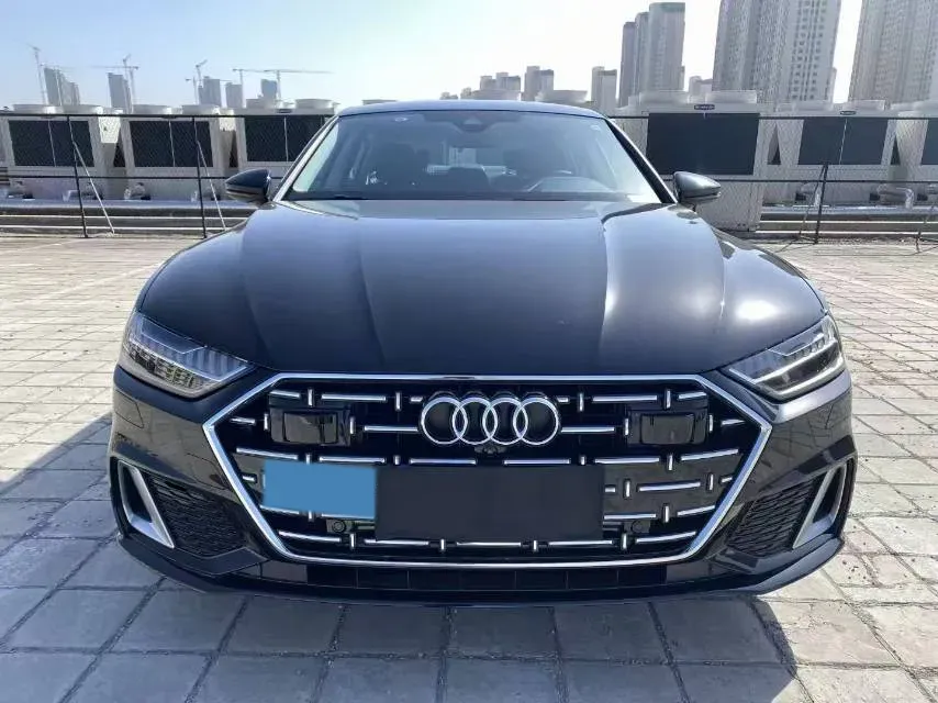 2022 Audi A7L 2.0T 245HP L4 7DCT,autocango,china used car exporter,china ev exporter,chinese used car exporter,chinese used ev exporter