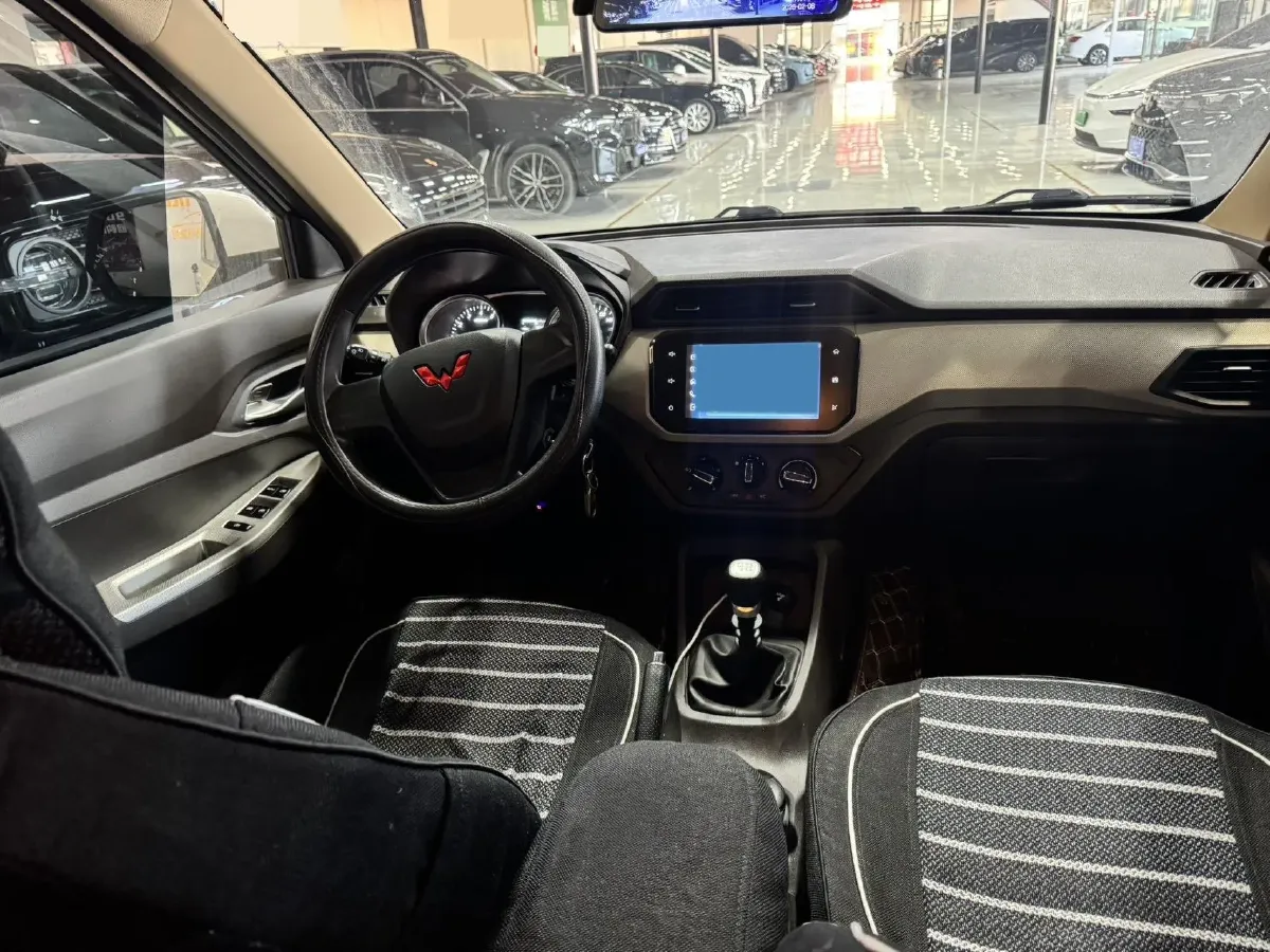 2021 WuLing HongGuang 1.5L 99HP L4 6MT,autocango,china used car exporter,china ev exporter,chinese used car exporter,chinese used ev exporter