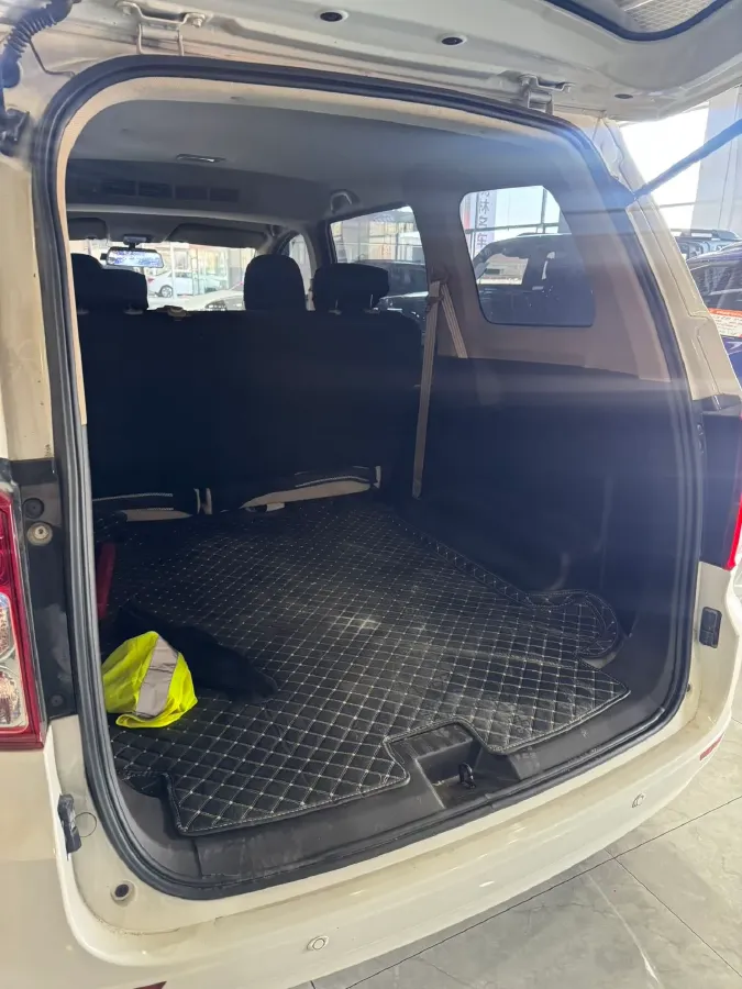 2021 WuLing HongGuang 1.5L 99HP L4 6MT,autocango,china used car exporter,china ev exporter,chinese used car exporter,chinese used ev exporter