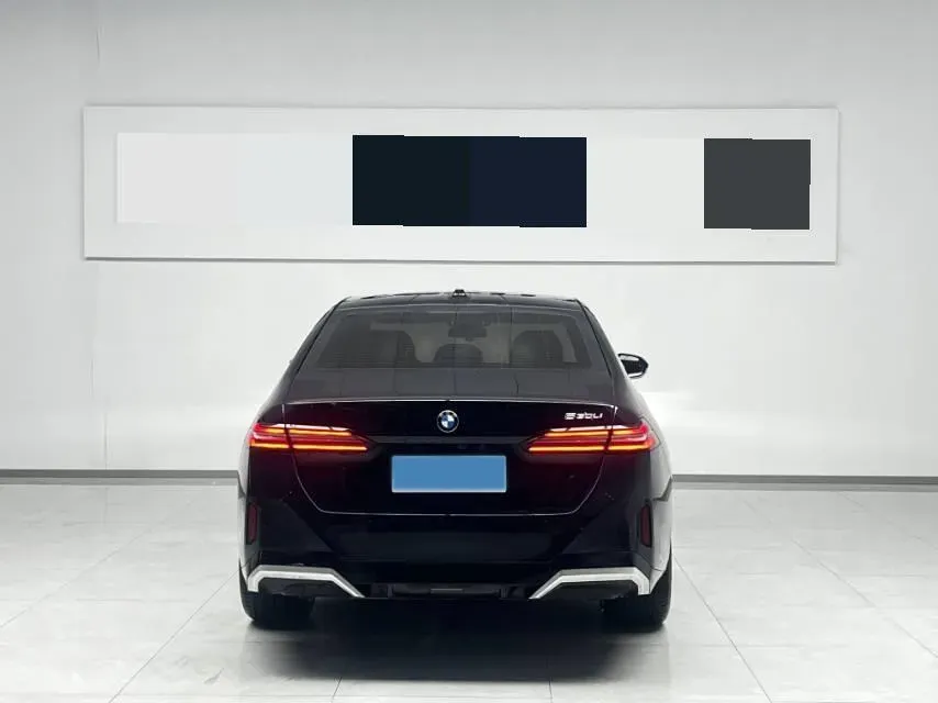 2025 BMW 5 Series 2.0T 258HP L4 8AT,autocango,china used car exporter,china ev exporter,chinese used car exporter,chinese used ev exporter