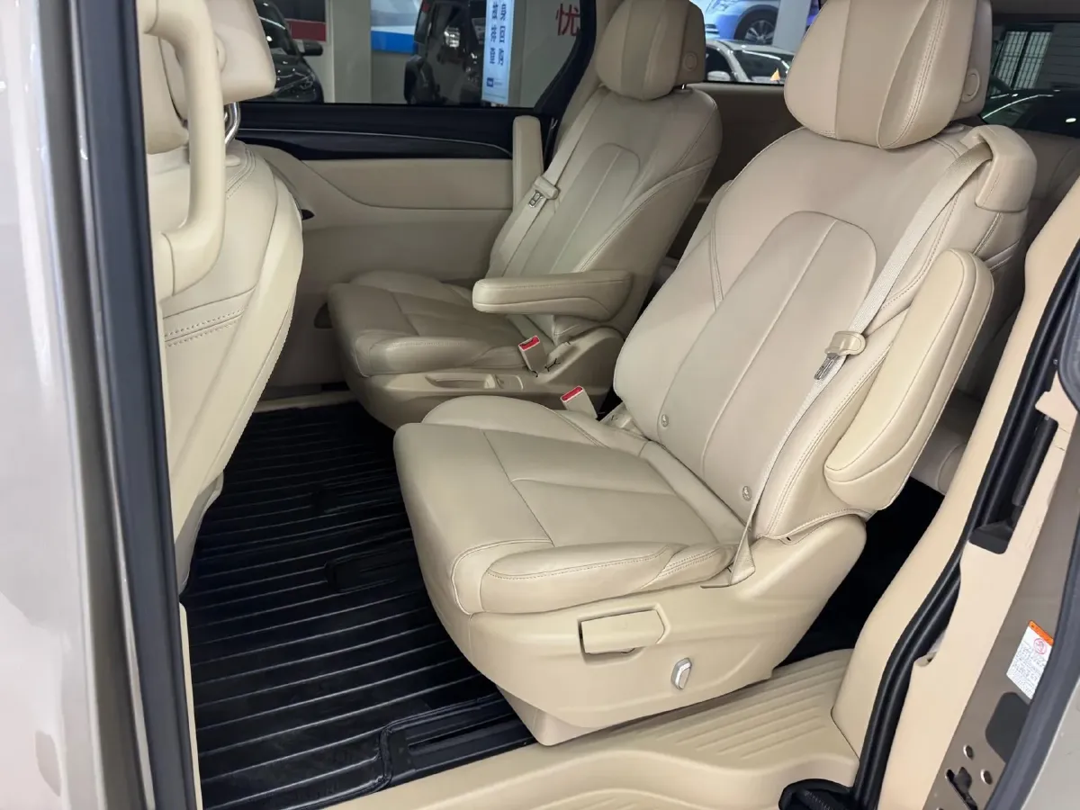 2023 Buick GL8 2.0T 237HP L4 9AT,autocango,china used car exporter,china ev exporter,chinese used car exporter,chinese used ev exporter