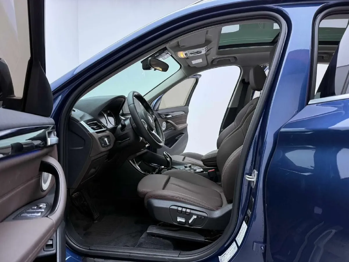 2021 BMW X1 1.5T 140HP L3 7DCT,autocango,china used car exporter,china ev exporter,chinese used car exporter,chinese used ev exporter