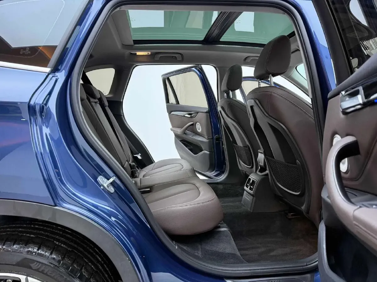 2021 BMW X1 1.5T 140HP L3 7DCT,autocango,china used car exporter,china ev exporter,chinese used car exporter,chinese used ev exporter