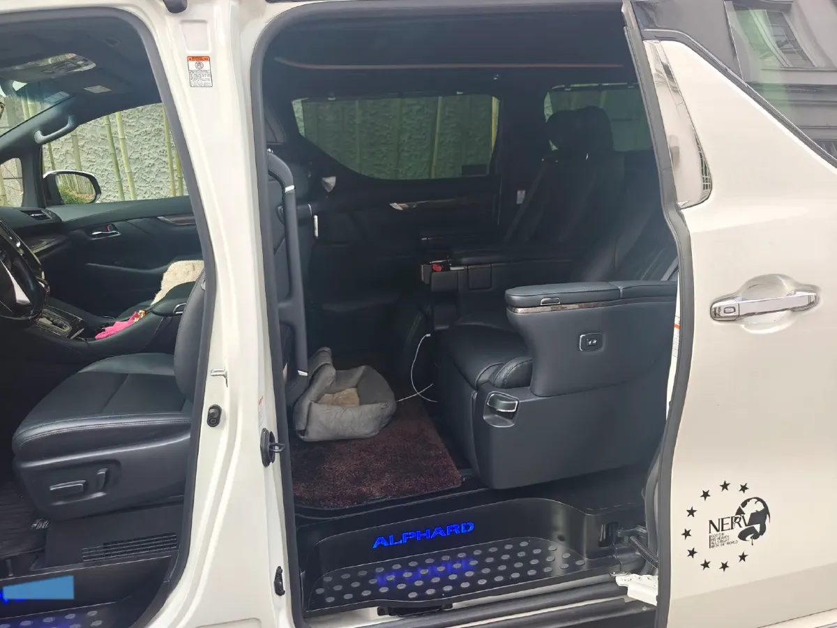 2021 Toyota Alphard 2.5L 117HP L4 E-CVT Hybrid,autocango,china used car exporter,china ev exporter,chinese used car exporter,chinese used ev exporter