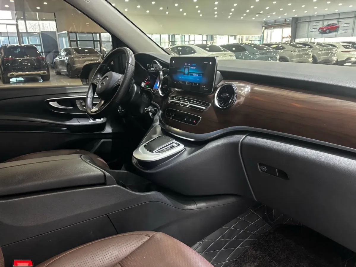 2021 Mercedes-Benz V Class 2.0T 211HP L4 9AT,autocango,china used car exporter,china ev exporter,chinese used car exporter,chinese used ev exporter