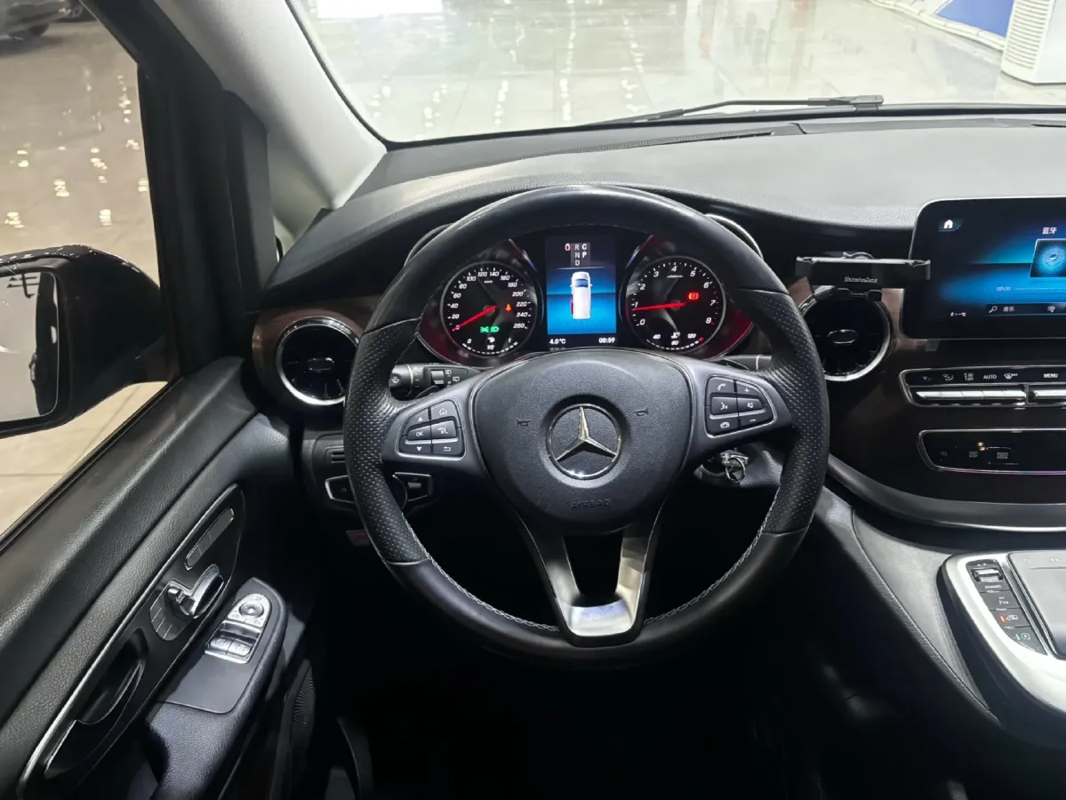 2021 Mercedes-Benz V Class 2.0T 211HP L4 9AT,autocango,china used car exporter,china ev exporter,chinese used car exporter,chinese used ev exporter