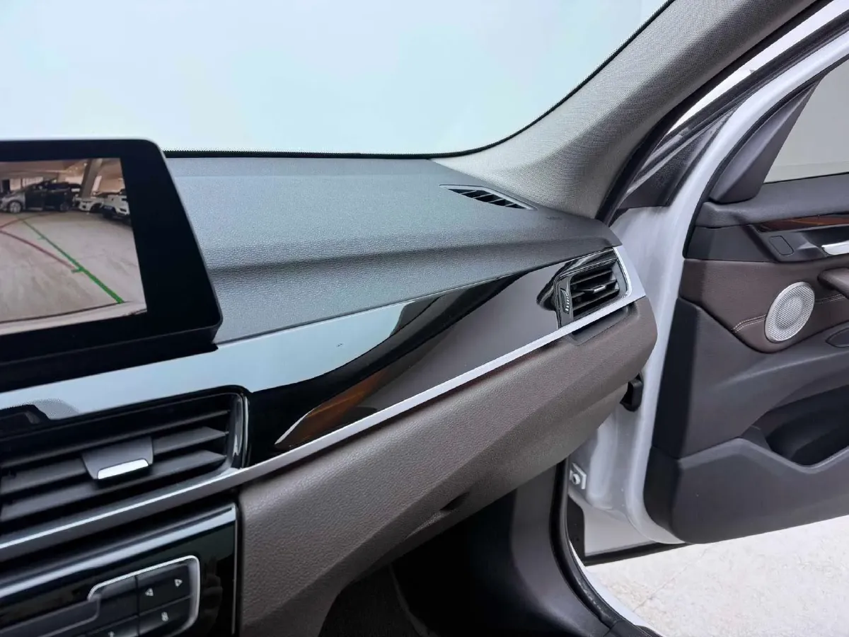 2021 BMW X1 1.5T 140HP L3 7DCT,autocango,china used car exporter,china ev exporter,chinese used car exporter,chinese used ev exporter