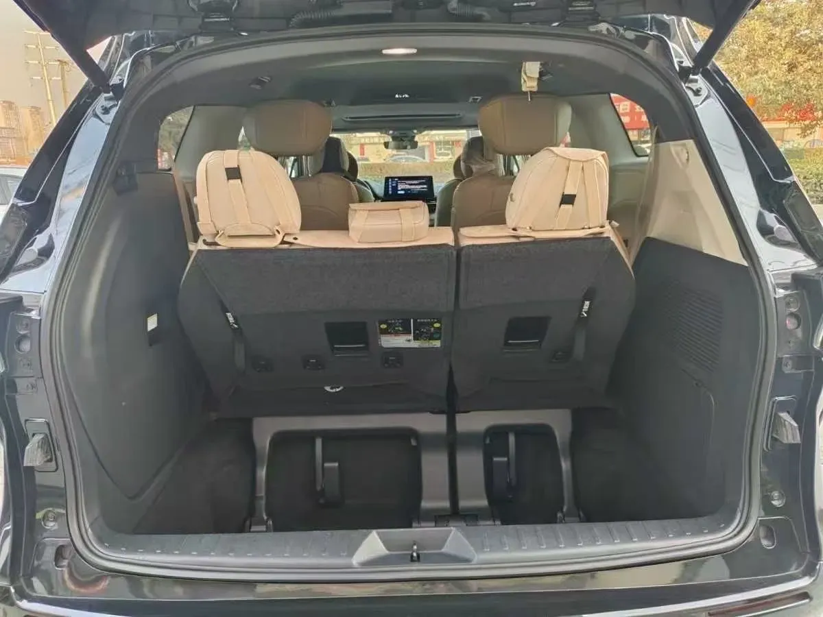 2023 Toyota Sienna 2.5L 189HP L4 E-CVT Hybrid,autocango,china used car exporter,china ev exporter,chinese used car exporter,chinese used ev exporter