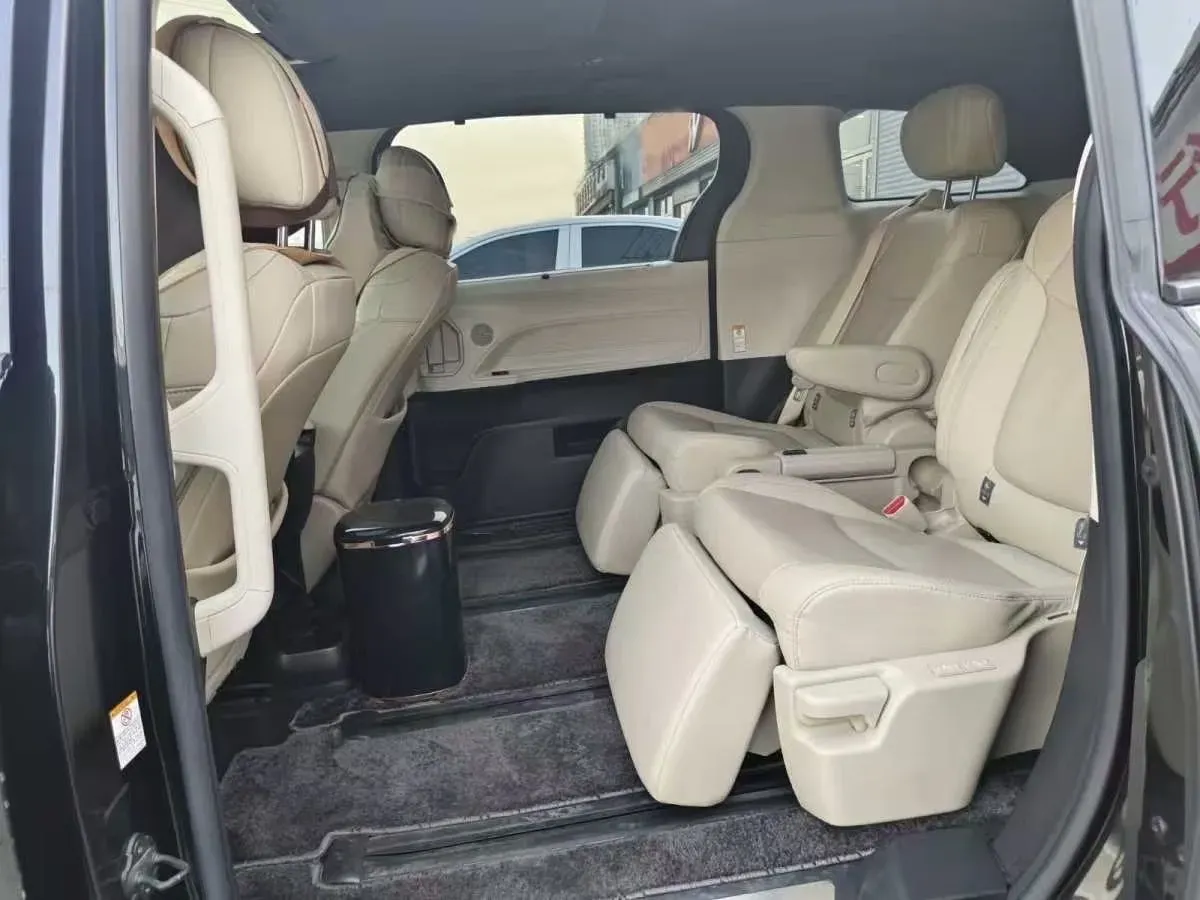 2023 Toyota Sienna 2.5L 189HP L4 E-CVT Hybrid,autocango,china used car exporter,china ev exporter,chinese used car exporter,chinese used ev exporter