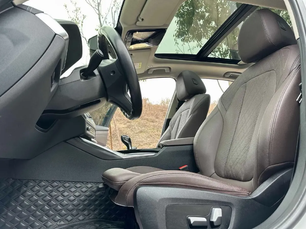 2022 BMW 3 Series 2.0T 156HP L4 8AT,autocango,china used car exporter,china ev exporter,chinese used car exporter,chinese used ev exporter