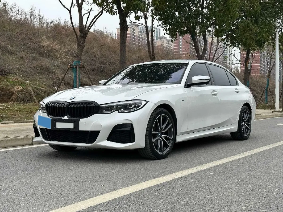 2022 BMW 3 Series 2.0T 156HP L4 8AT,autocango,china used car exporter,china ev exporter,chinese used car exporter,chinese used ev exporter
