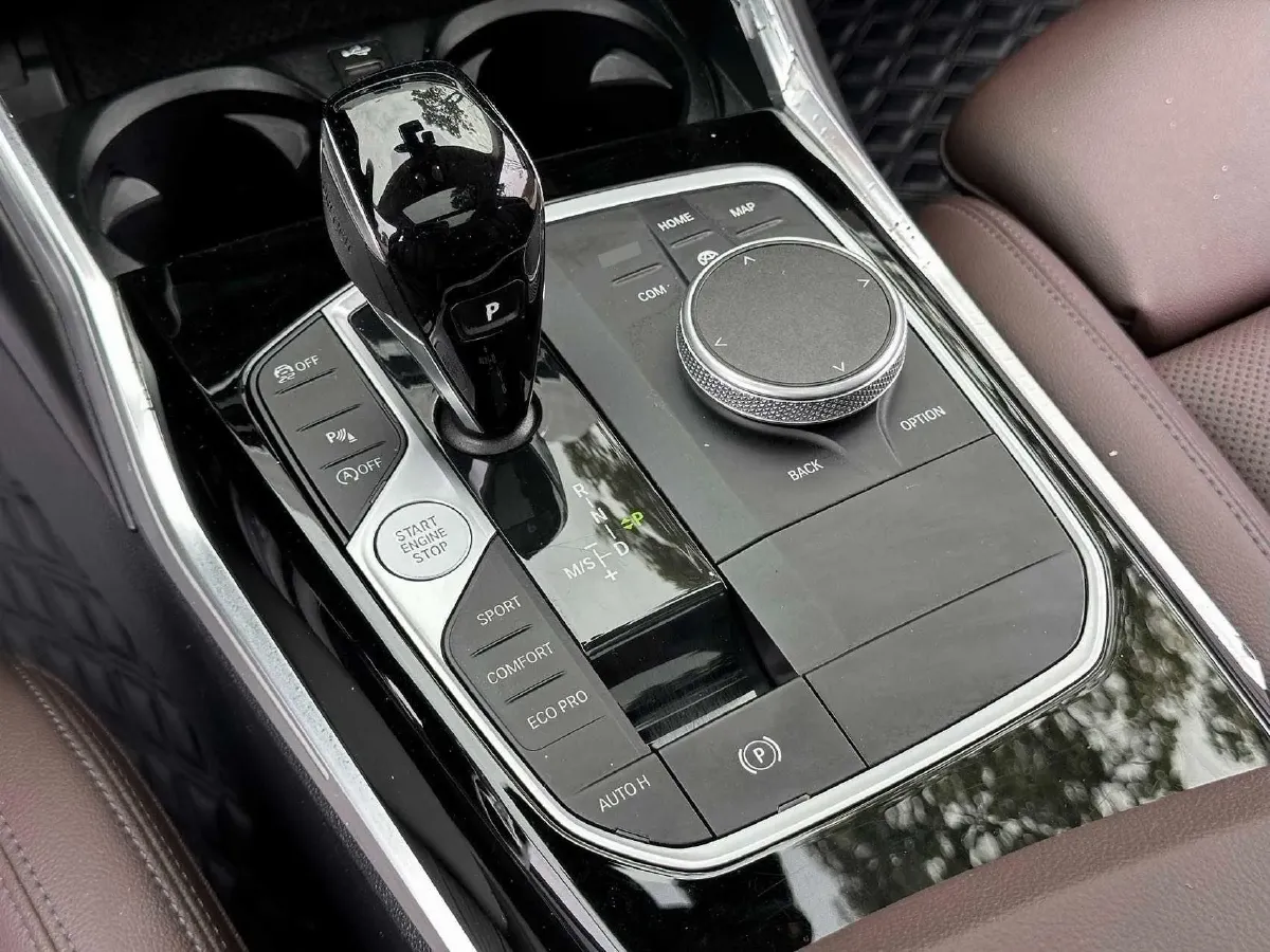 2022 BMW 3 Series 2.0T 156HP L4 8AT,autocango,china used car exporter,china ev exporter,chinese used car exporter,chinese used ev exporter