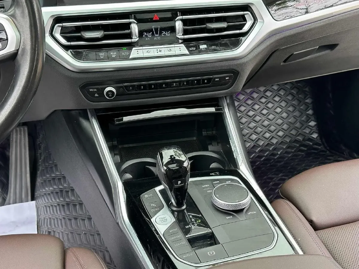 2022 BMW 3 Series 2.0T 156HP L4 8AT,autocango,china used car exporter,china ev exporter,chinese used car exporter,chinese used ev exporter