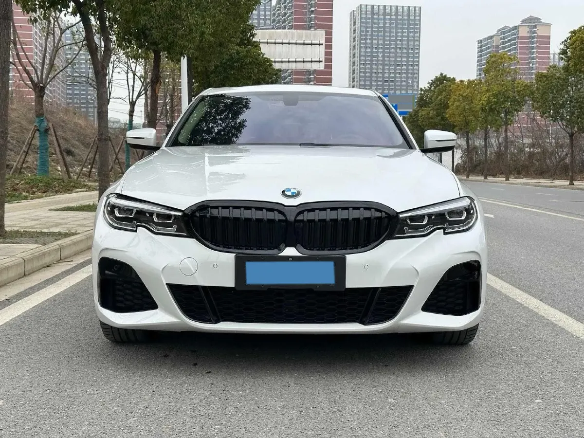 2022 BMW 3 Series 2.0T 156HP L4 8AT,autocango,china used car exporter,china ev exporter,chinese used car exporter,chinese used ev exporter
