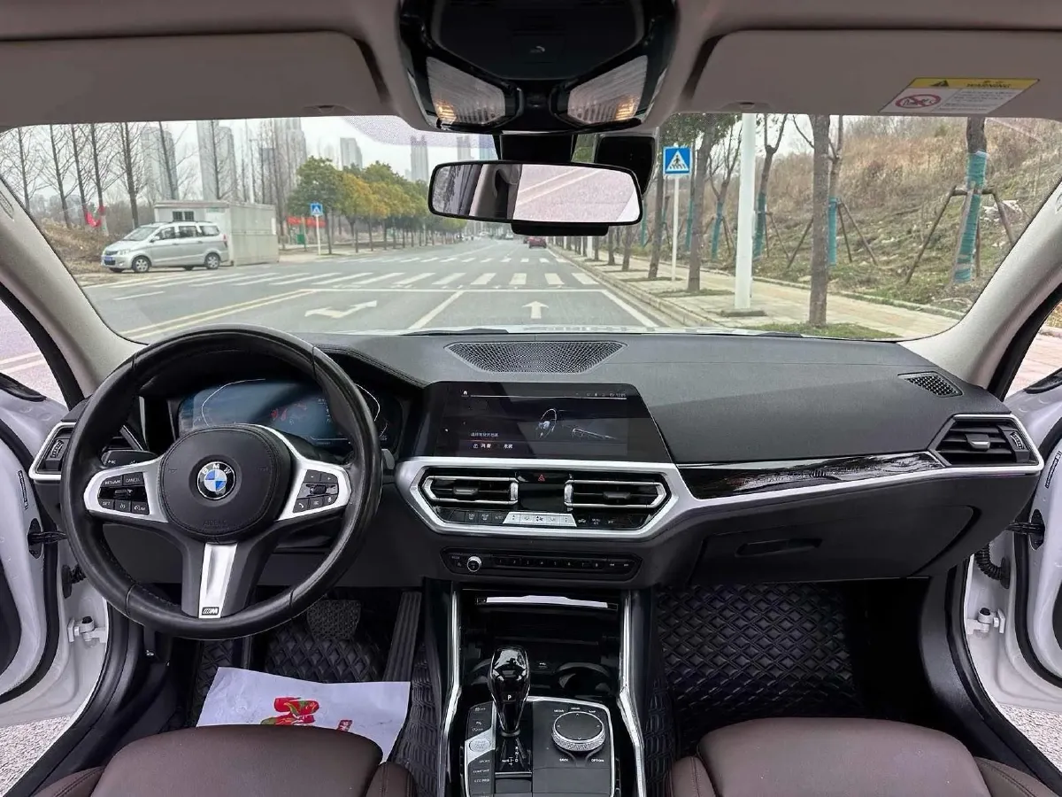 2022 BMW 3 Series 2.0T 156HP L4 8AT,autocango,china used car exporter,china ev exporter,chinese used car exporter,chinese used ev exporter