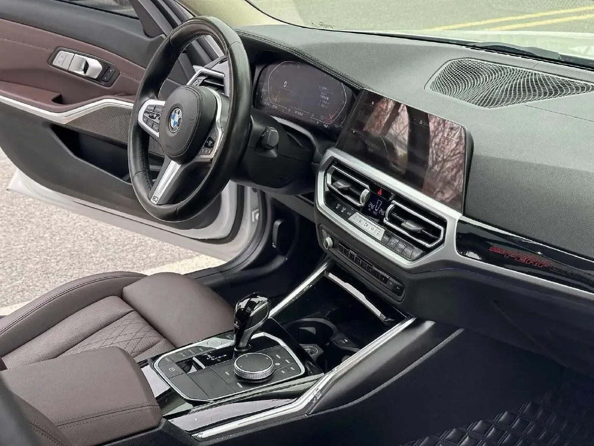 2022 BMW 3 Series 2.0T 156HP L4 8AT,autocango,china used car exporter,china ev exporter,chinese used car exporter,chinese used ev exporter