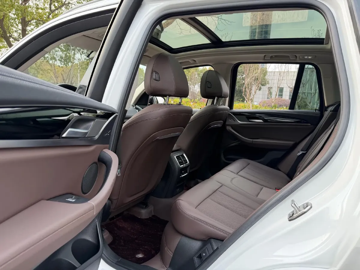 2022 BMW X3 2.0T 184HP L4 8AT,autocango,china used car exporter,china ev exporter,chinese used car exporter,chinese used ev exporter