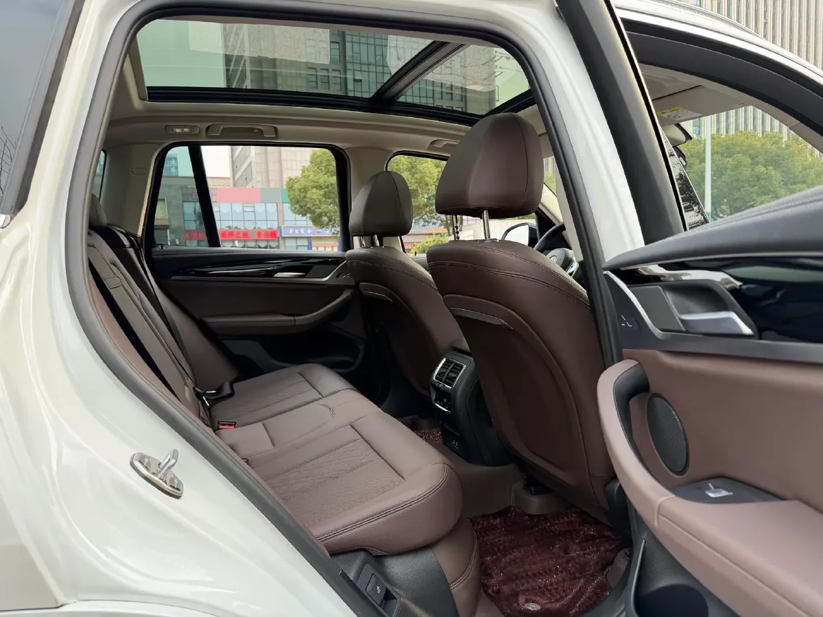 2022 BMW X3 2.0T 184HP L4 8AT,autocango,china used car exporter,china ev exporter,chinese used car exporter,chinese used ev exporter
