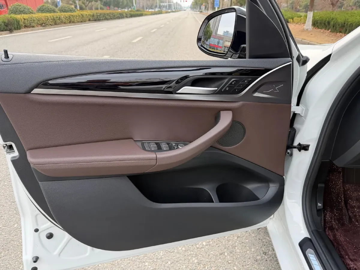 2022 BMW X3 2.0T 184HP L4 8AT,autocango,china used car exporter,china ev exporter,chinese used car exporter,chinese used ev exporter