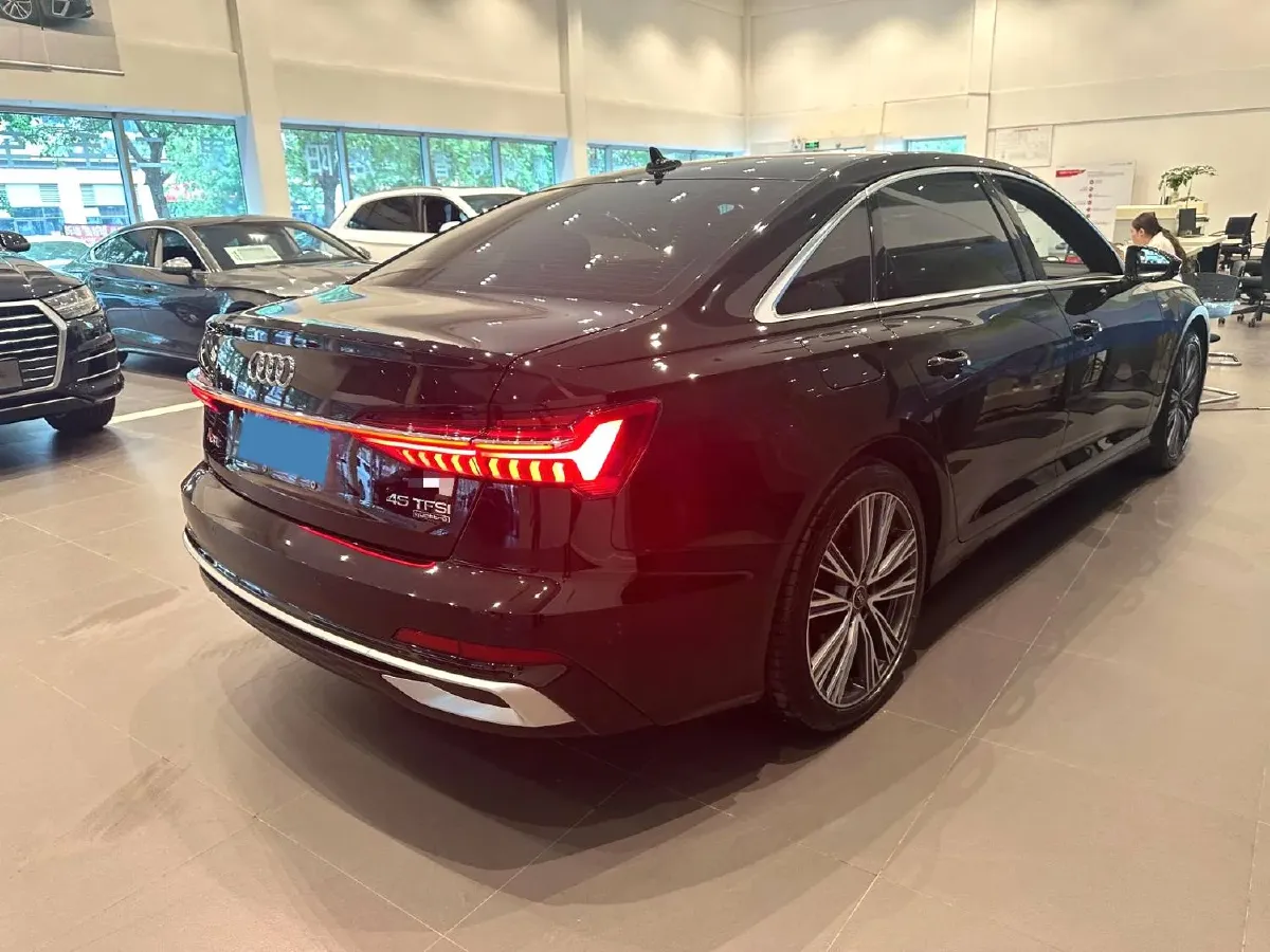 2024 Audi A6L 2.0T 245HP L4 7DCT,autocango,china used car exporter,china ev exporter,chinese used car exporter,chinese used ev exporter