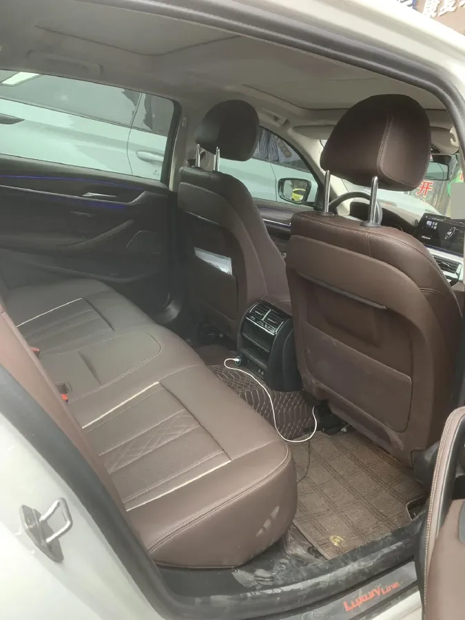 2023 BMW 5 Series 2.0T 245HP L4 8AT,autocango,china used car exporter,china ev exporter,chinese used car exporter,chinese used ev exporter
