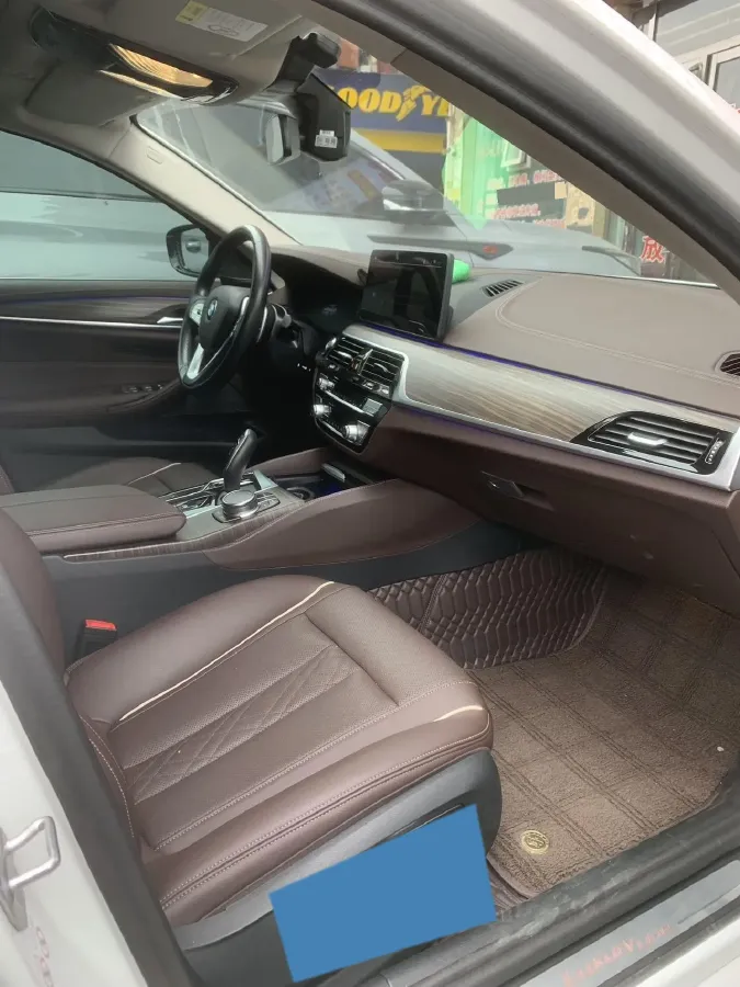 2023 BMW 5 Series 2.0T 245HP L4 8AT,autocango,china used car exporter,china ev exporter,chinese used car exporter,chinese used ev exporter