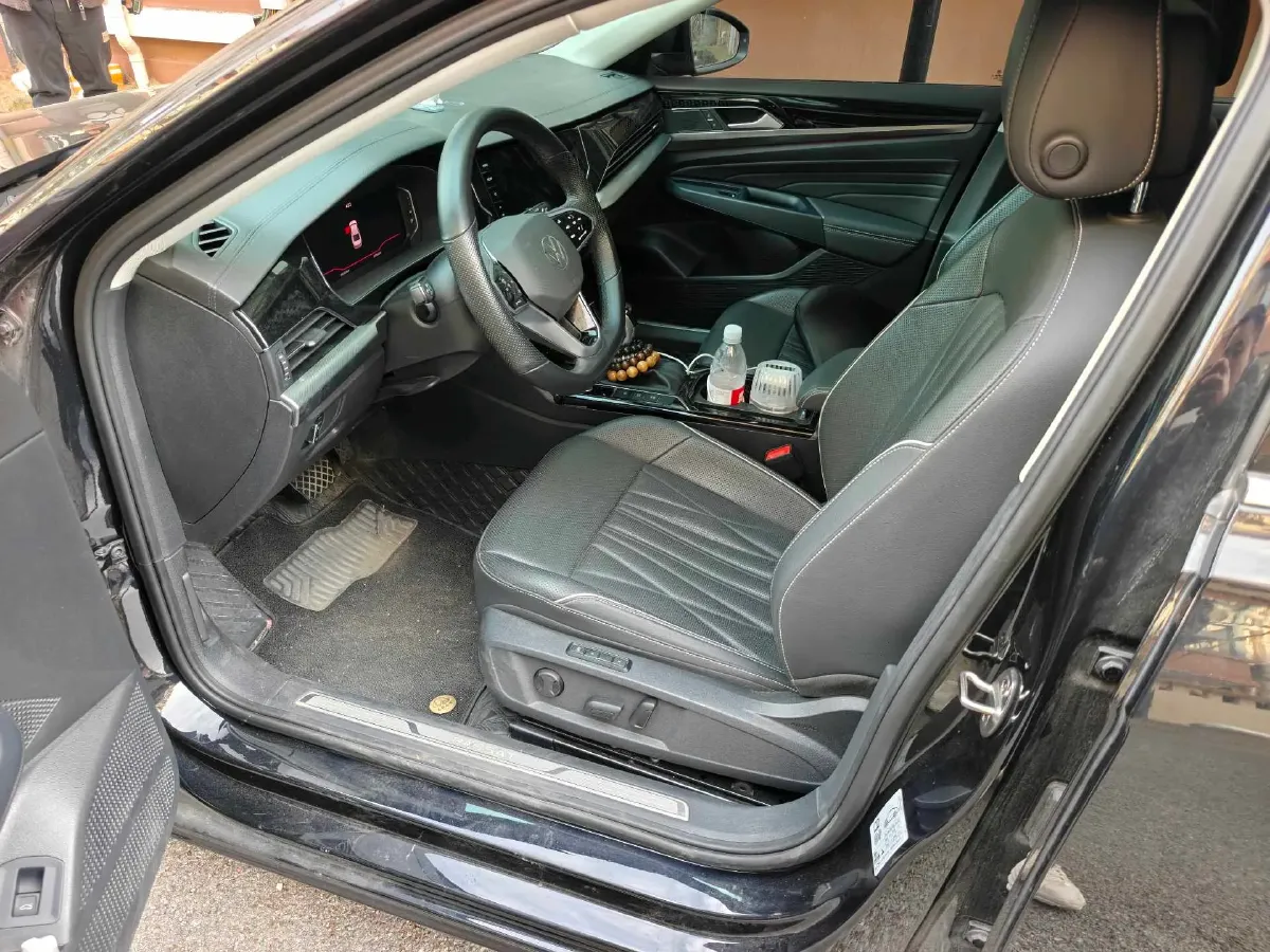 2023 Volkswagen Passat 2.0T 186HP L4 7DCT,autocango,china used car exporter,china ev exporter,chinese used car exporter,chinese used ev exporter