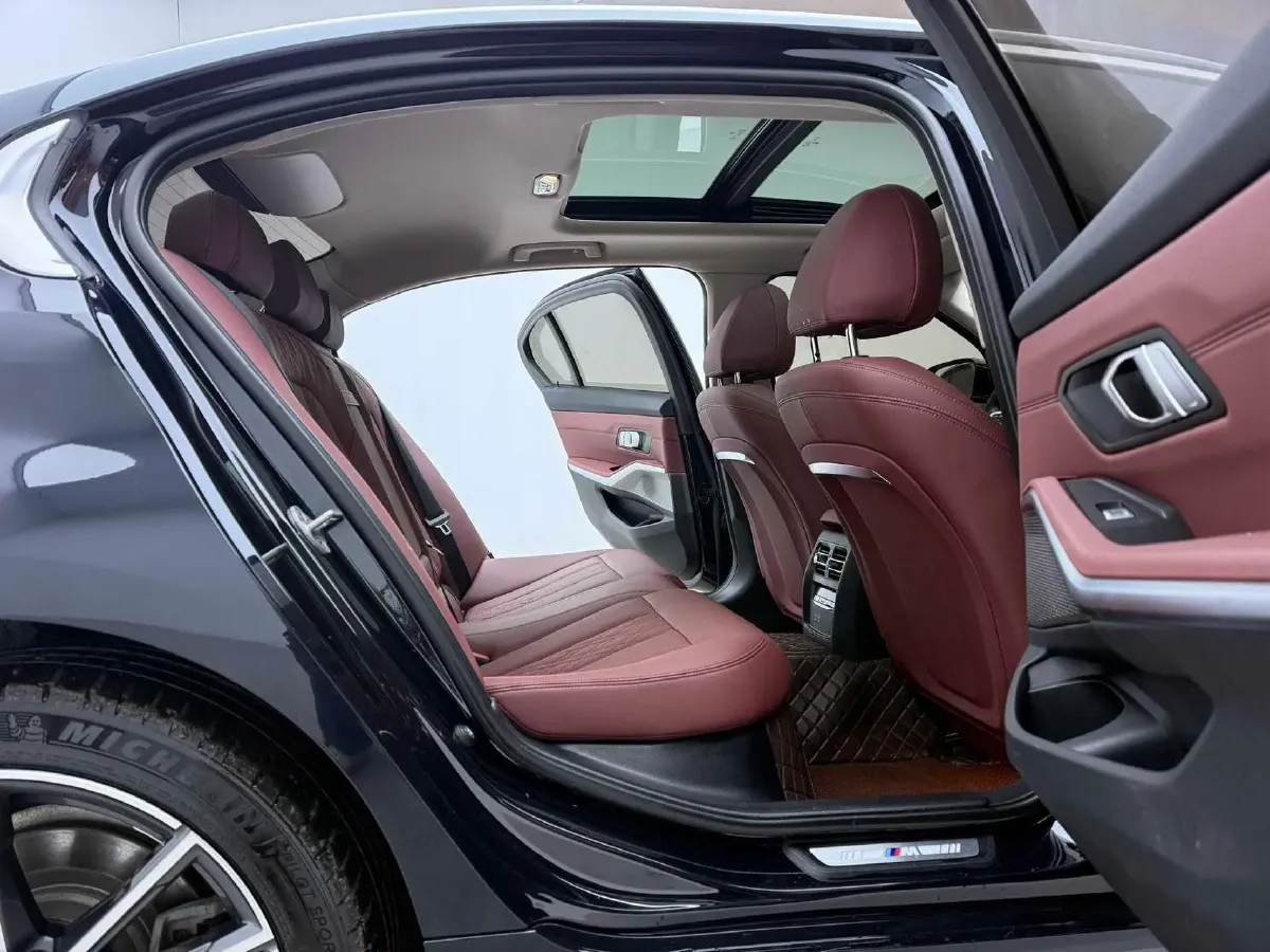 2023 BMW 3 Series 2.0T 156HP L4 8AT,autocango,china used car exporter,china ev exporter,chinese used car exporter,chinese used ev exporter