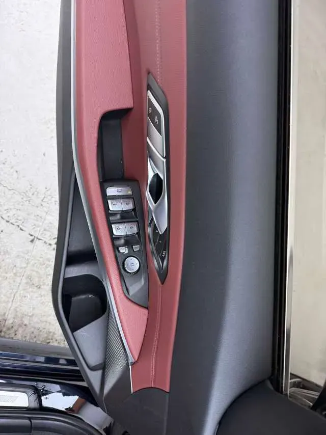 2023 BMW 3 Series 2.0T 156HP L4 8AT,autocango,china used car exporter,china ev exporter,chinese used car exporter,chinese used ev exporter