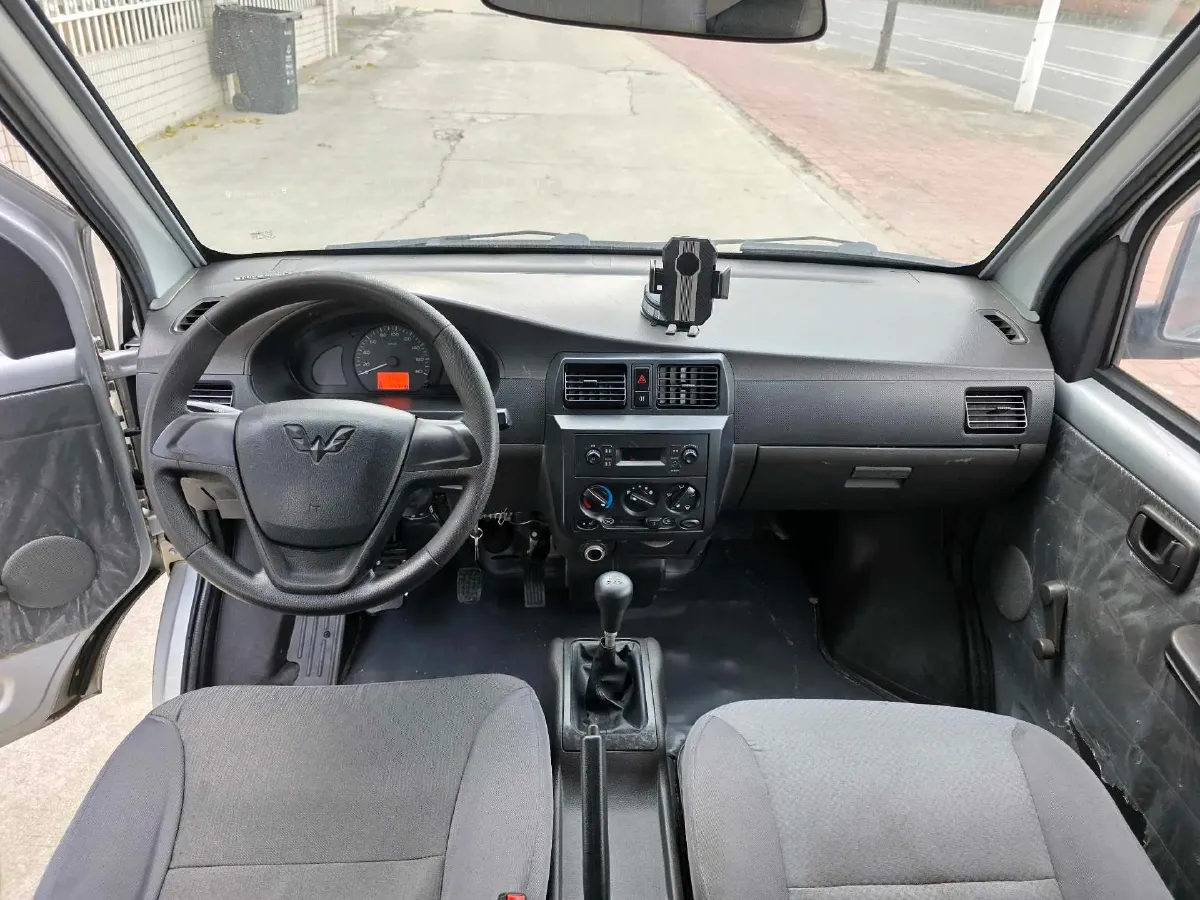 2019 WuLing RongGuang New Truck 1.5L 107HP L4 5MT,autocango,china used car exporter,china ev exporter,chinese used car exporter,chinese used ev exporter