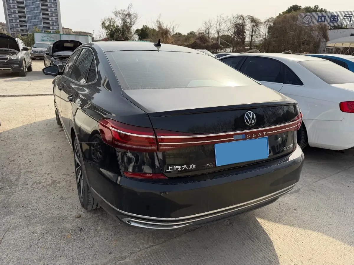 2025 Volkswagen Passat 2.0T 220HP L4 7DCT,autocango,china used car exporter,china ev exporter,chinese used car exporter,chinese used ev exporter