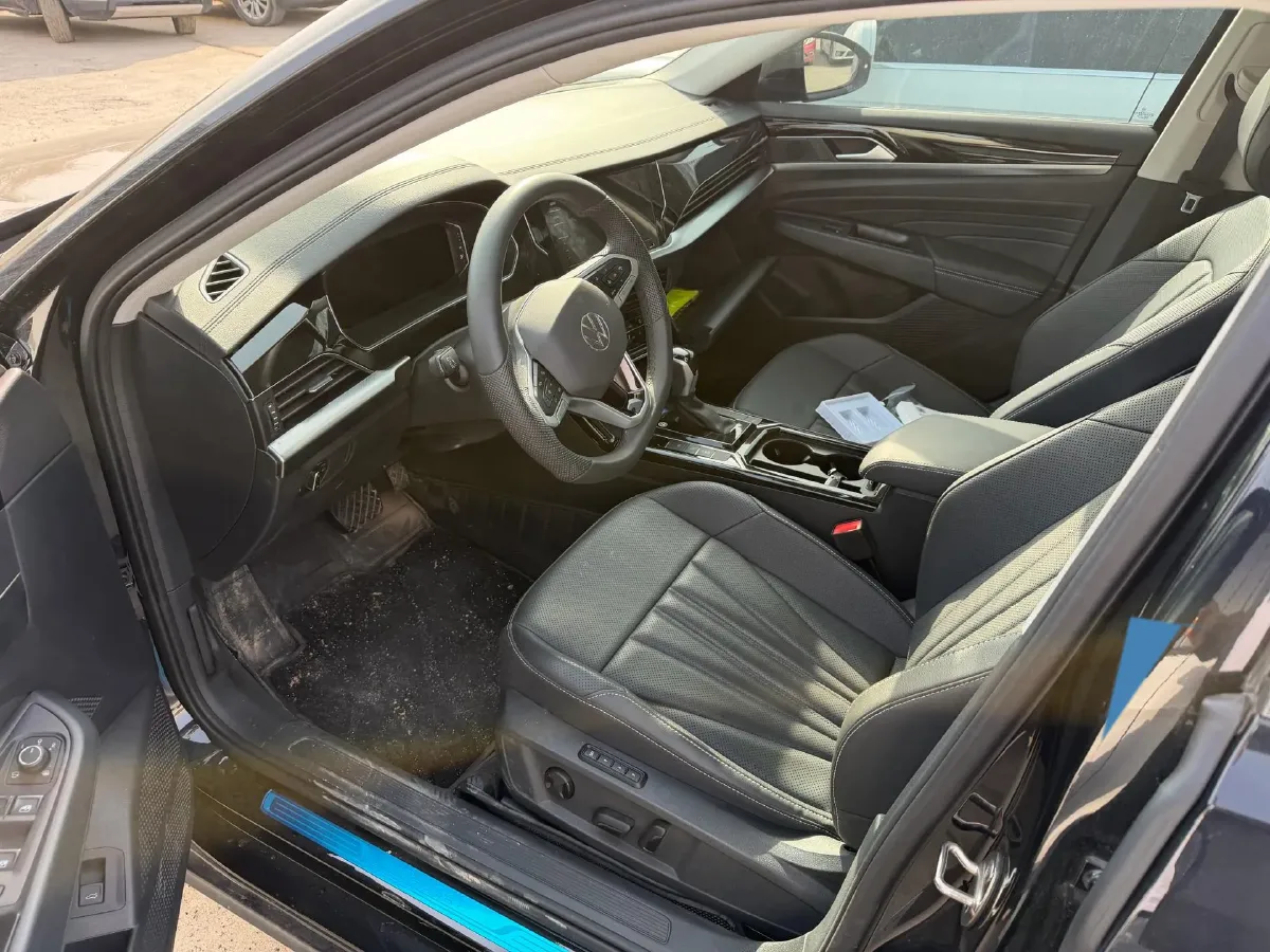 2025 Volkswagen Passat 2.0T 220HP L4 7DCT,autocango,china used car exporter,china ev exporter,chinese used car exporter,chinese used ev exporter