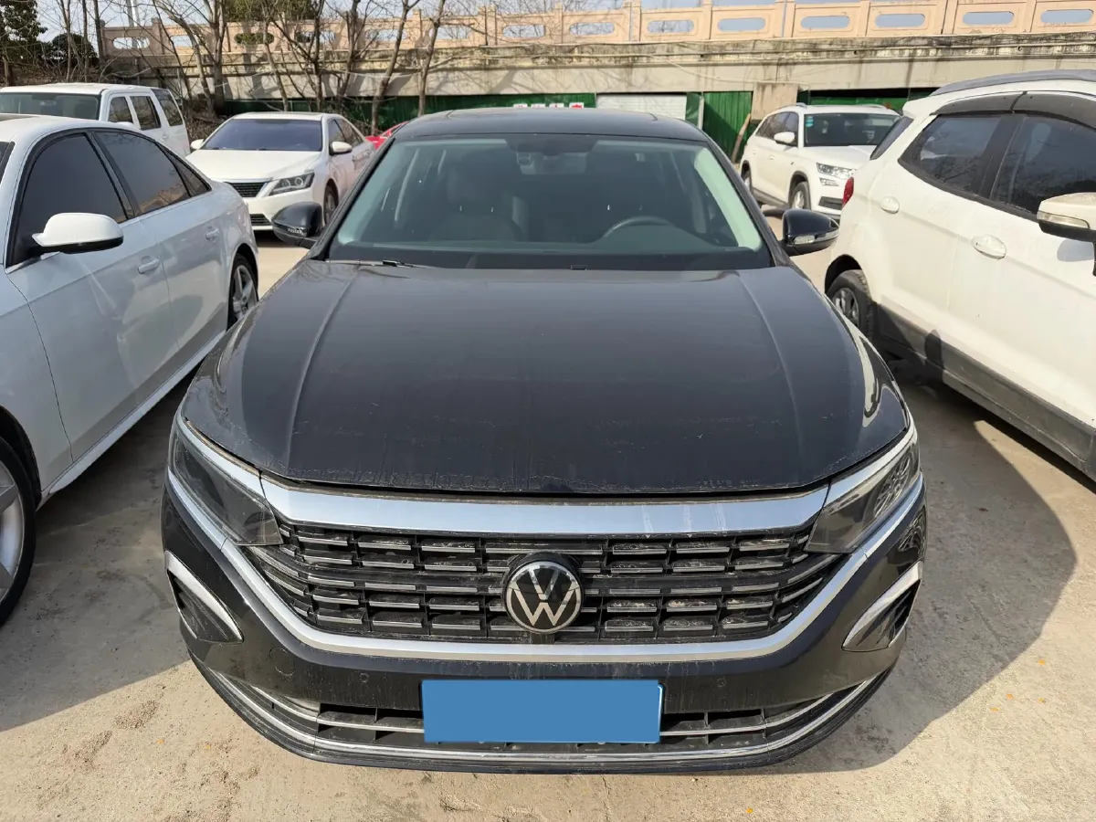 2025 Volkswagen Passat 2.0T 220HP L4 7DCT,autocango,china used car exporter,china ev exporter,chinese used car exporter,chinese used ev exporter