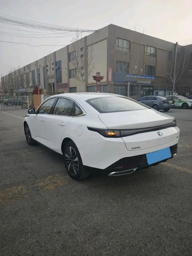 2025 ChangAn EadoPHEV 1.5L 98HP L4 E-CVT PHEV,autocango,china used car exporter,china ev exporter,chinese used car exporter,chinese used ev exporter