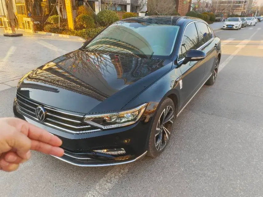 2021 Volkswagen Magotan 2.0T 186HP L4 7DCT,autocango,china used car exporter,china ev exporter,chinese used car exporter,chinese used ev exporter