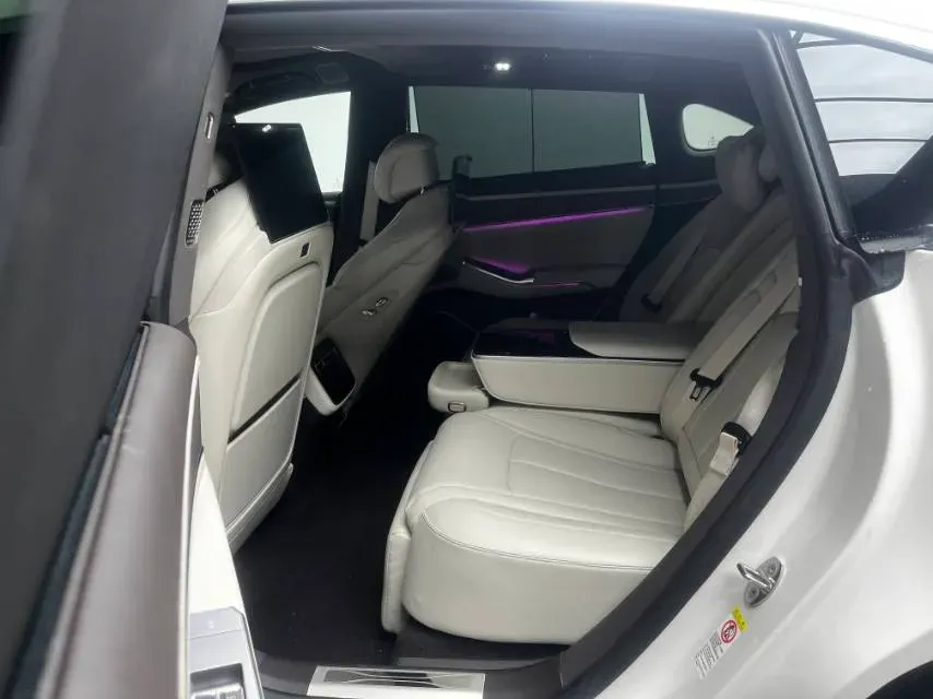 2024 Denza DenzaZ9 2.0T 207HP L4 E-CVT PHEV 38.5KWH,autocango,china used car exporter,china ev exporter,chinese used car exporter,chinese used ev exporter