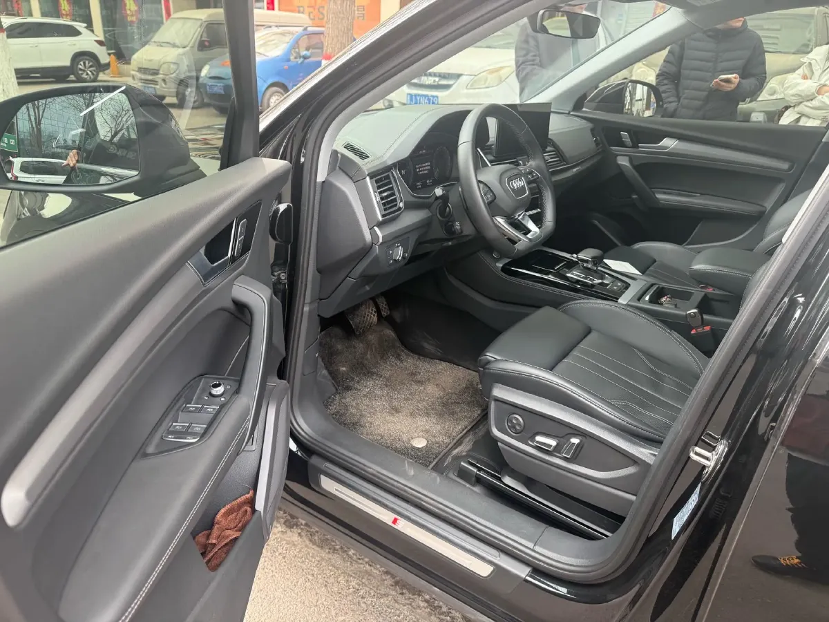 2024 Audi Q5L Sportback 2.0T 190HP L4 7DCT,autocango,china used car exporter,china ev exporter,chinese used car exporter,chinese used ev exporter