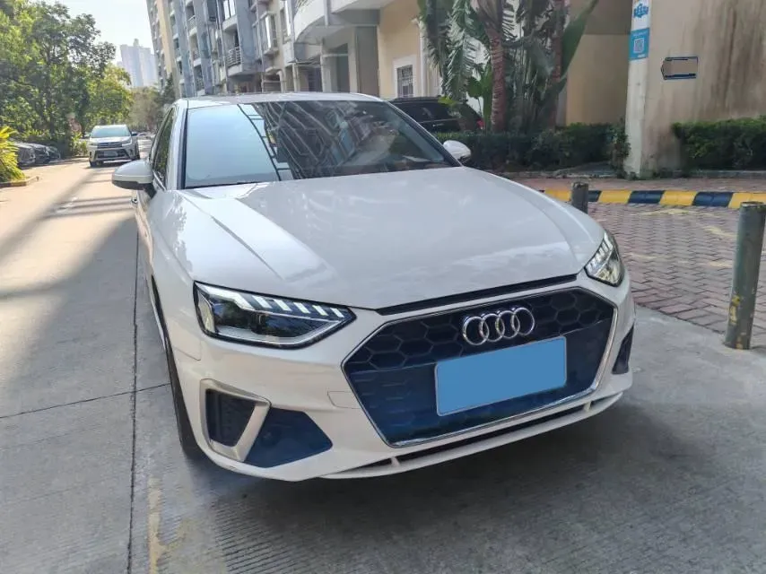 2023 Audi A4L 2.0T 190HP L4 7DCT,autocango,china used car exporter,china ev exporter,chinese used car exporter,chinese used ev exporter