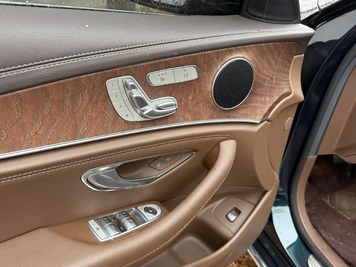 2022 Mercedes-Benz GLC Class 2.0T 258HP L4 9AT,autocango,china used car exporter,china ev exporter,chinese used car exporter,chinese used ev exporter