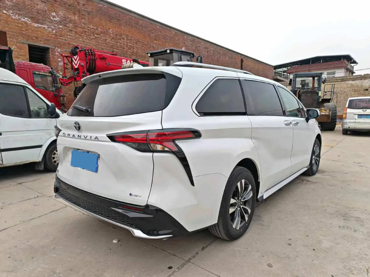 2026 Toyota Granvia 2.5L 189HP L4 E-CVT Hybrid,autocango,china used car exporter,china ev exporter,chinese used car exporter,chinese used ev exporter