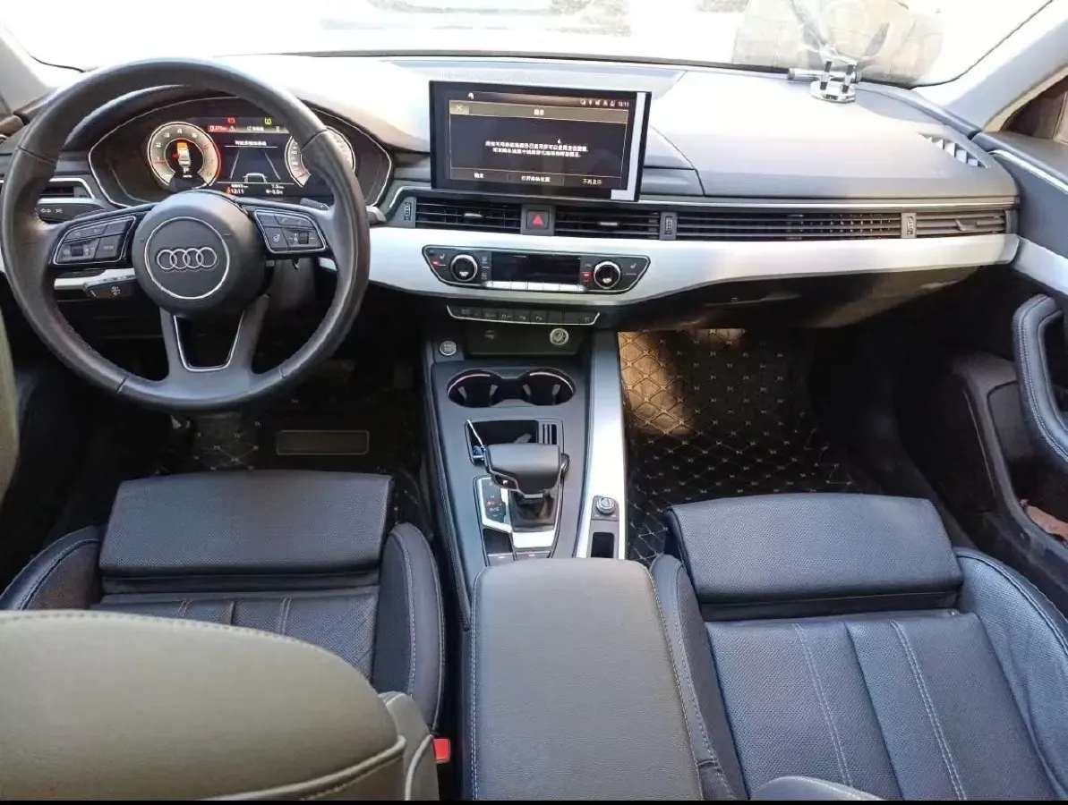 2022 Audi A4L 2.0T 190HP L4 7DCT,autocango,china used car exporter,china ev exporter,chinese used car exporter,chinese used ev exporter