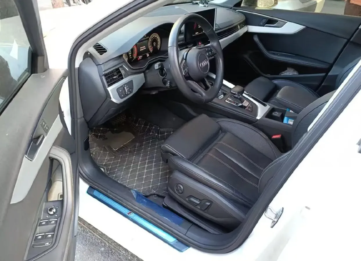 2022 Audi A4L 2.0T 190HP L4 7DCT,autocango,china used car exporter,china ev exporter,chinese used car exporter,chinese used ev exporter