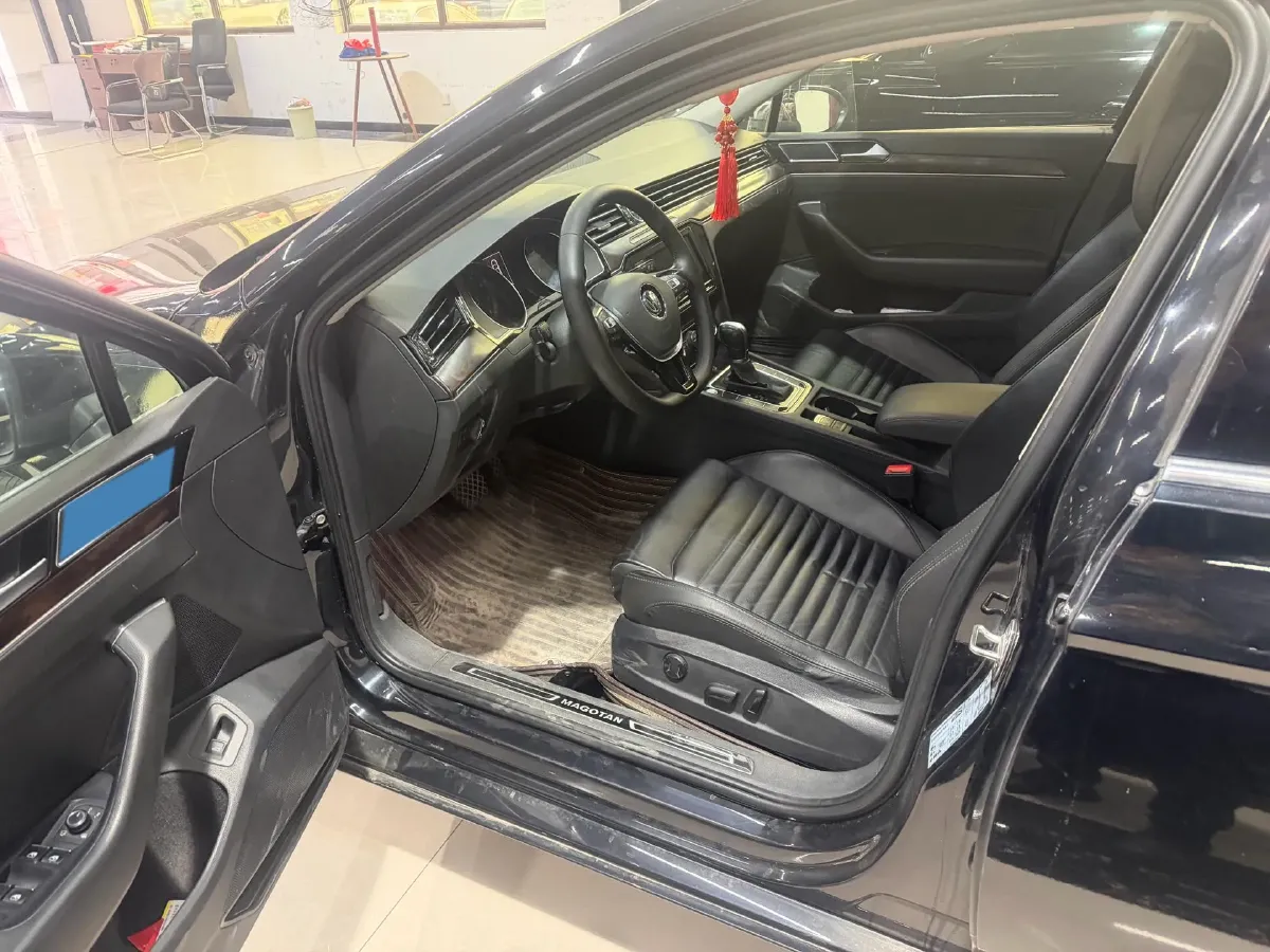 2019 Volkswagen Magotan 2.0T 186HP L4 7DCT,autocango,china used car exporter,china ev exporter,chinese used car exporter,chinese used ev exporter