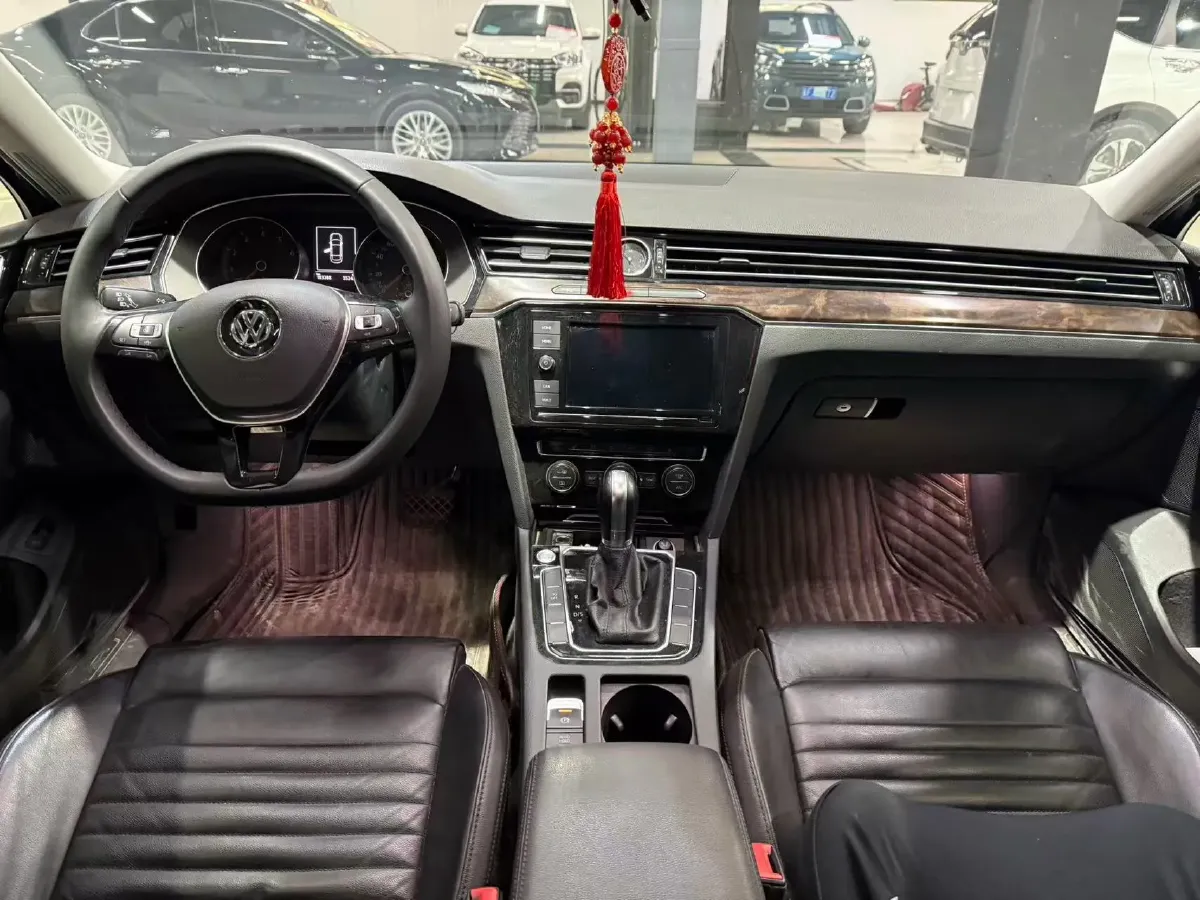 2019 Volkswagen Magotan 2.0T 186HP L4 7DCT,autocango,china used car exporter,china ev exporter,chinese used car exporter,chinese used ev exporter