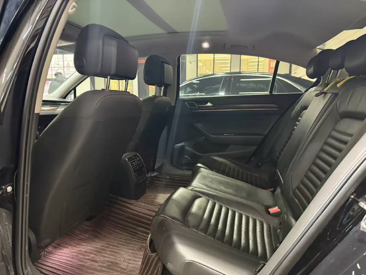 2019 Volkswagen Magotan 2.0T 186HP L4 7DCT,autocango,china used car exporter,china ev exporter,chinese used car exporter,chinese used ev exporter