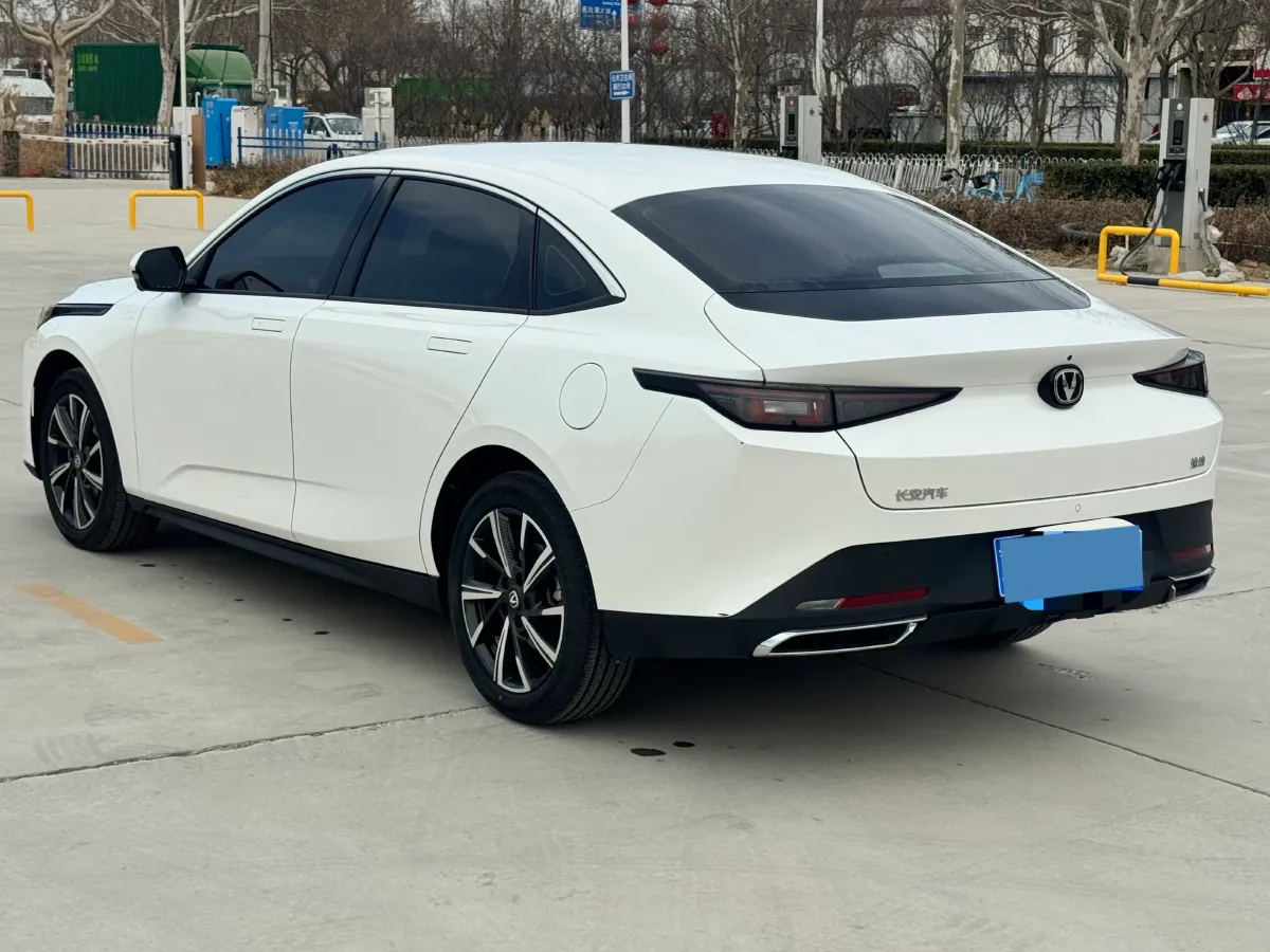 2024 ChangAn Eado 1.5T 170HP L4 7DCT,autocango,china used car exporter,china ev exporter,chinese used car exporter,chinese used ev exporter