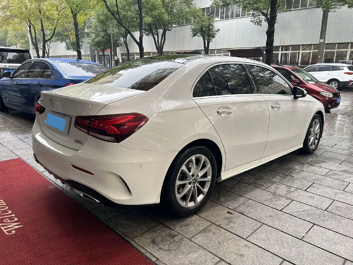 2021 Mercedes-Benz A Class 1.3T 163HP L4 7DCT,autocango,china used car exporter,china ev exporter,chinese used car exporter,chinese used ev exporter