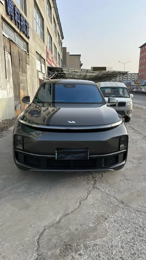 2023 Li L8 Range Extended 154HP REEV 40.9KWH,autocango,china used car exporter,china ev exporter,chinese used car exporter,chinese used ev exporter