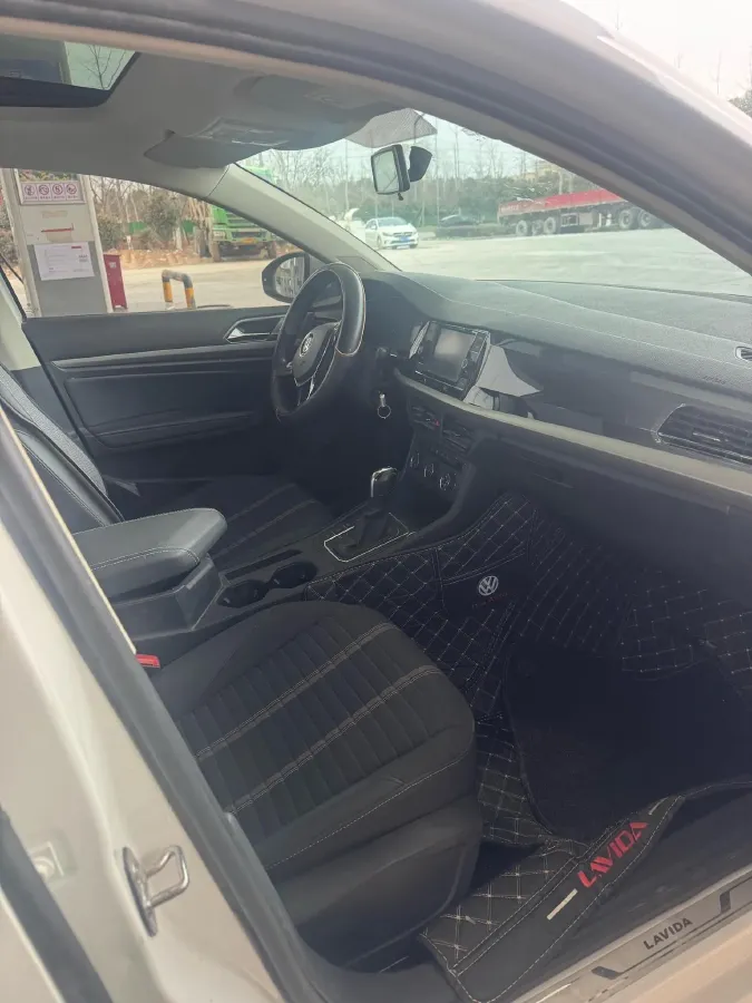 2018 Skoda Karoq 1.4T 150HP L4 7DCT,autocango,china used car exporter,china ev exporter,chinese used car exporter,chinese used ev exporter